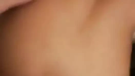 Petite enculade pour ma pute vierge