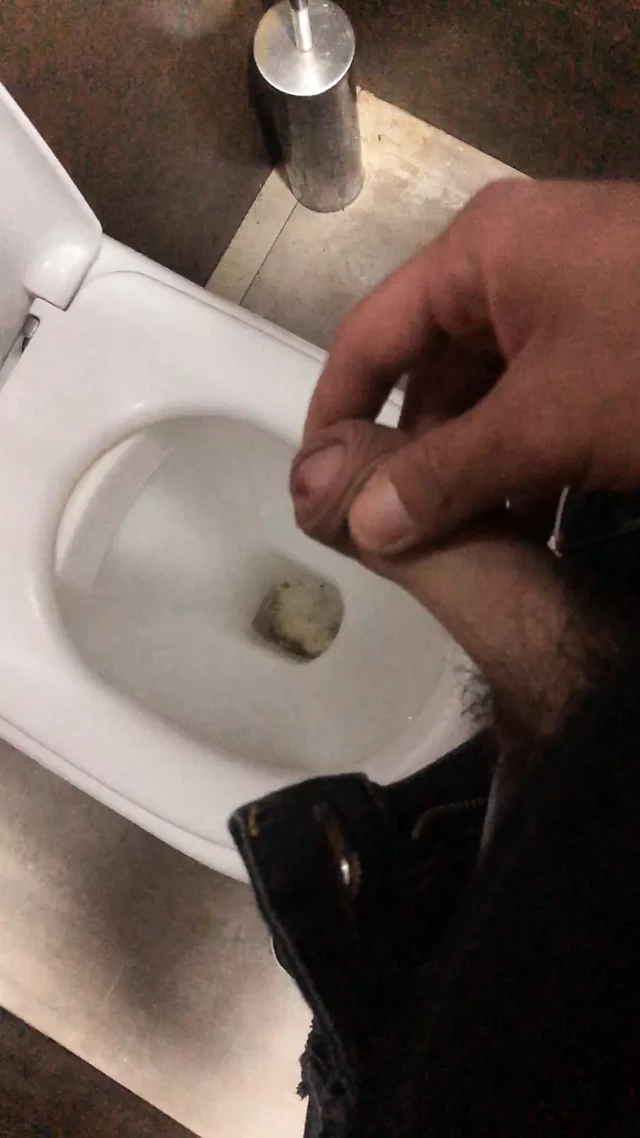 umumi banyoda pissing