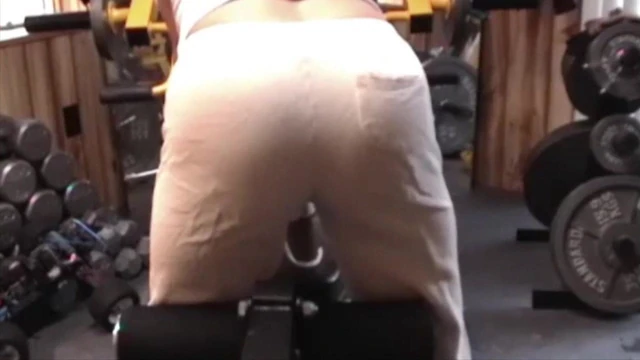 sarışın kız osuruk