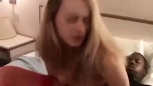 Aldatmak secrets benim eş gets kremalı tarafından bbc bull korkak şart