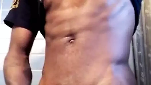 Büyük siyah horoz için herhangi bir korkak femboys