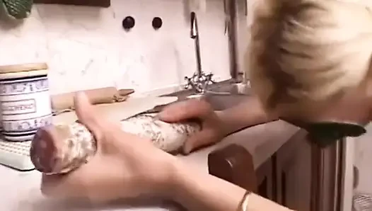 Mutfakta anal sikiş