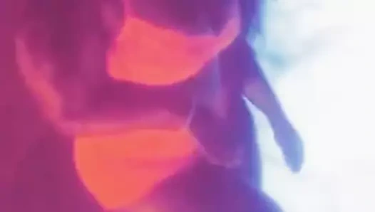 İri güzel kadın tırmık havuzu