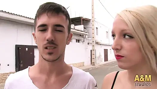 Baştan çıkarıcı İspanyol porno modeli Liz Rainbow. DVD