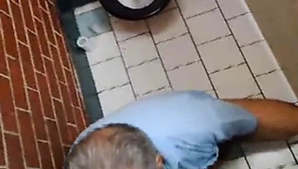 yaşlı erkekler seyir