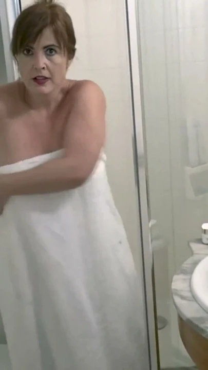 Phat kıçlı milf montse swinger cheats üzerinde ona koca | Klip 2
