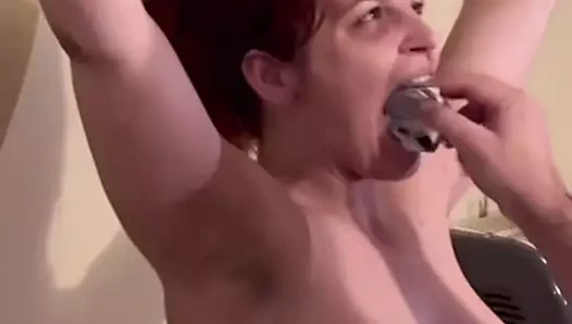 Kağıt ve bant öğürme, esaret, elektrik oyunu gözleri bağlı, tokatlama