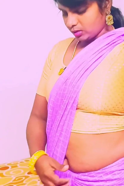 Индийская красивая мачеха и пасынок трахаются