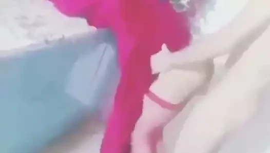 Kopftuch Hausfrau in der Kueche gefickt