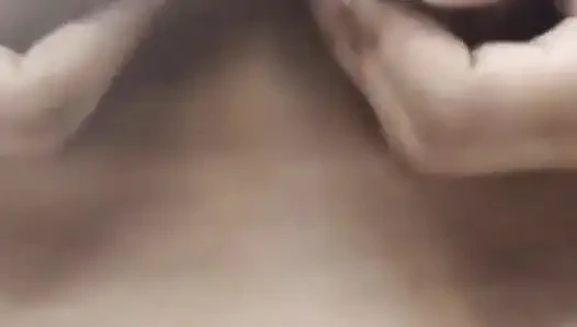 Endonezyalı üniversiteli kızlar seksi amcık ve büyük memeler