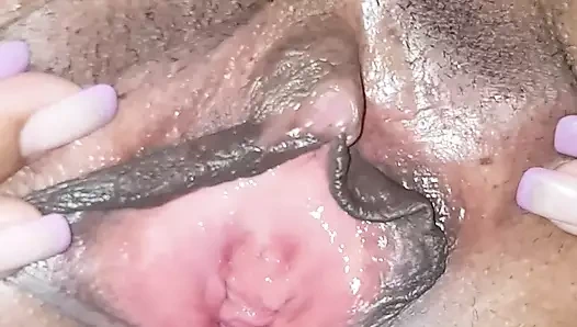 Gerçek ev yapımı İngiliz çift - karışık ırk orta yaşlı seksi kadın cep telefonunda büyük bir boşalma filme alıyor