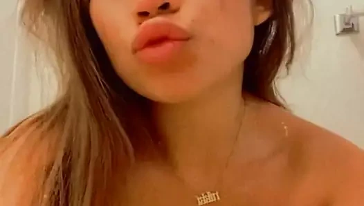 kalp filtresi ile hottie