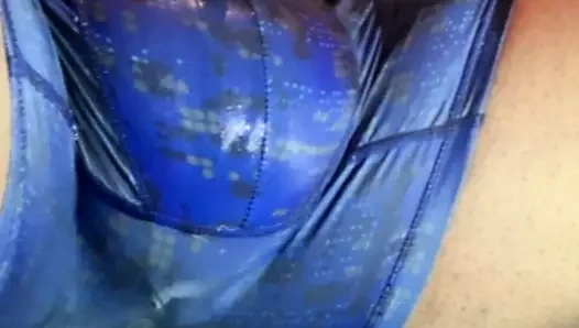 Zaten ıslak iç çamaşırları ıslatmak