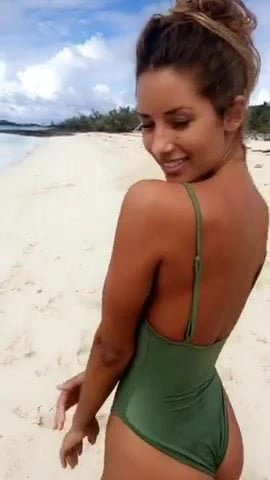 Götlü bikinili kız 2 - punxxx