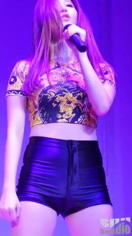 Muhteşem kpop kız cameltoe üzerinde kam