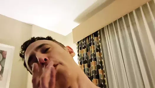 İzle bu adam boğazıma bir yük pompalıyor