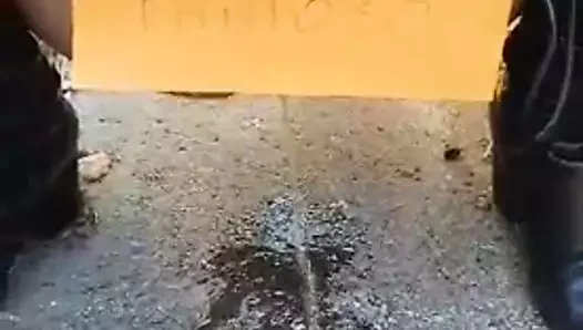 Benim için açık işemek... fabio030