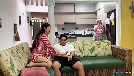 Bu karımın en iyi arkadaşı ve onu önünde siktim!