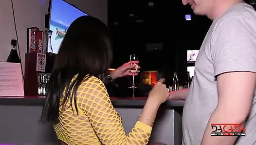 Bar tarafından sikiliyor