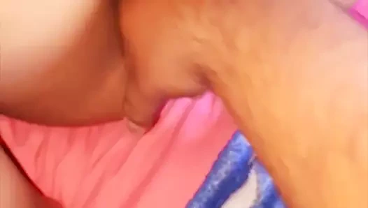 Benim lezzetli susy için güzel bir eşek masajı yapıyor