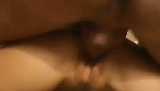 Sarışın güzel kadın yalanıyor ve parmaklanıyor