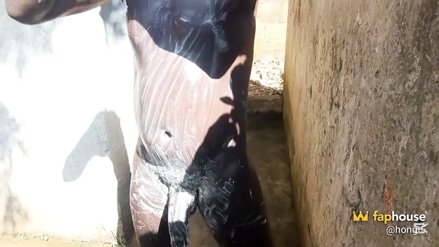 Diz Çök, Kalın Yarağımı Al Ve Siyah Dölümün Her Damlası Yutana Kadar Derine Al
