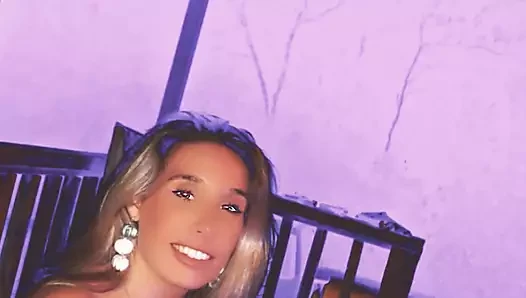 Ben çıplak ve eğleniyoruz