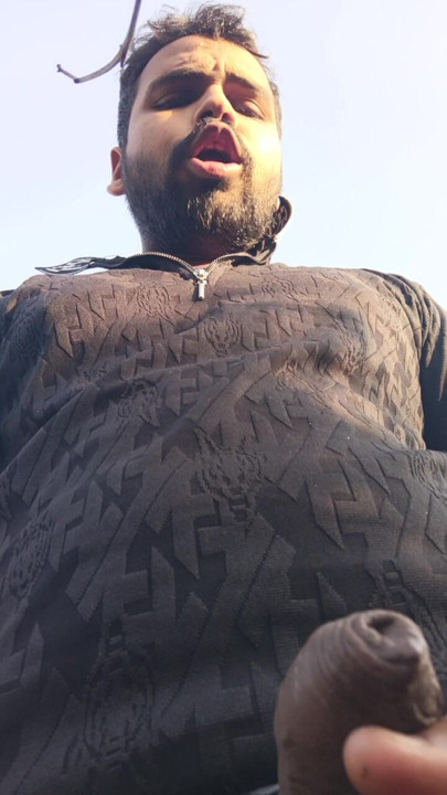 Mutlu holi, bu kez renklerin yerine yarağınla oyna bu yüzden bu kez spurm pee holi