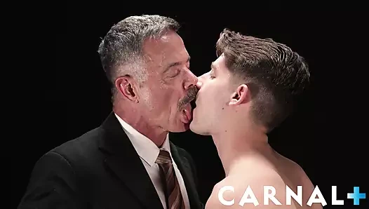 Masonicboys - sevimli ateşli dex devall koca sikli takım elbiseli dilf tarafından prezervatifsiz sikiliyor