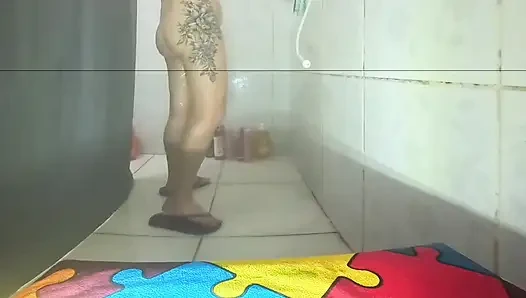 Gel benimle banyo yap!