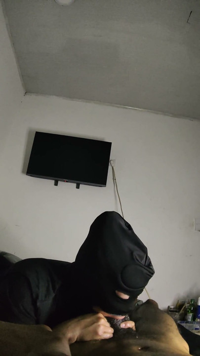 Gırtlağına kadar şampiyon siyah maske 4