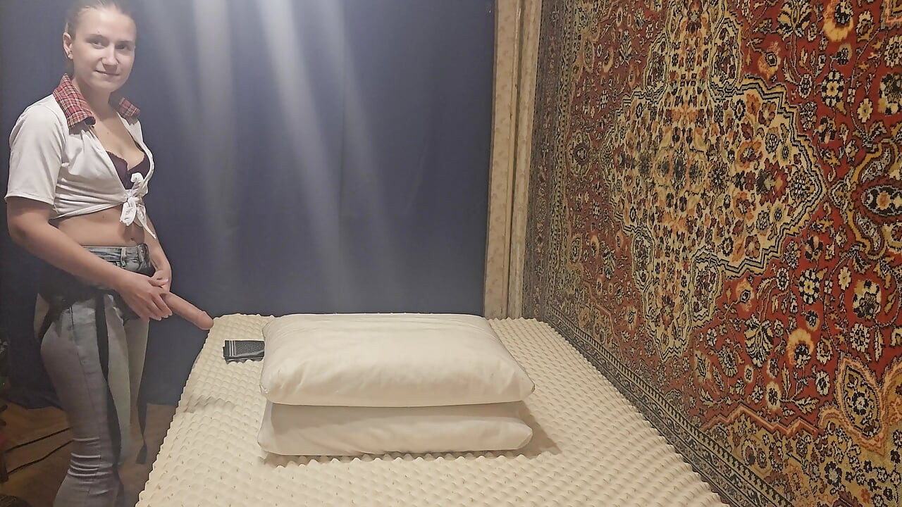 Anastasia sahibe dominant evli kadın ezik kocasıyla bdsm yapıyor ve aşağılıyor takma