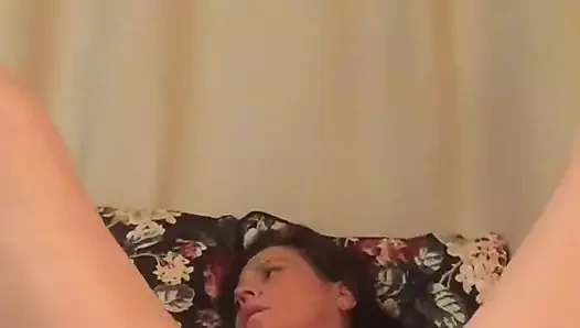 Ateşli kadın patlamaya kadar mastürbasyon yapıyor