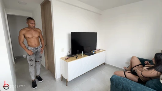 Colombian model broadcasts live sex with a BBC cock - Brandon Cruz & Emily Fox.