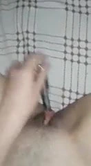 Universiteli Yusra Kalemle Kendini Bosaltiyor