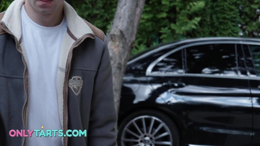 Aldatılan adam zengin adamın güzel karısını sikişini izliyor