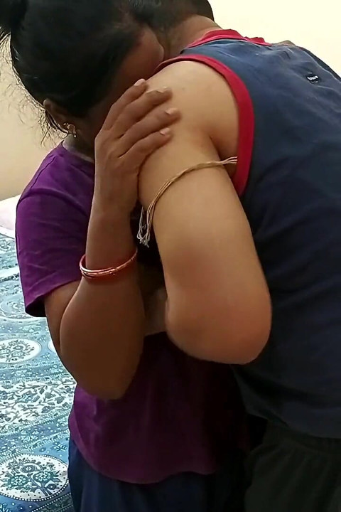 Hintli komşu seksi yenge sıkı amcığın içinde sert seks