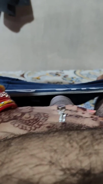 Hintli evli kadın xshika ağzına zonklayana kadar büyük yarak emiyor 4k xxx oral seks videosu Hintçe ses desi yenge emiyor | Klip 1