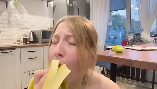 İş yerinde patronuyla erkek arkadaşından.