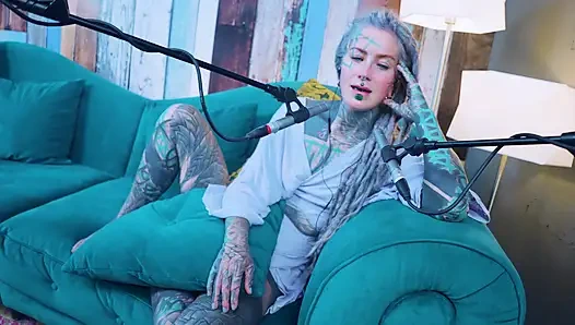 Я говорю о H - счастье - подкаст ASMR, SFW говорит готессу, худенькая девушка дред, татуированная модель татуированная девушка