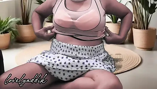 Filipinli bekar anne canlı sutyen satıyor