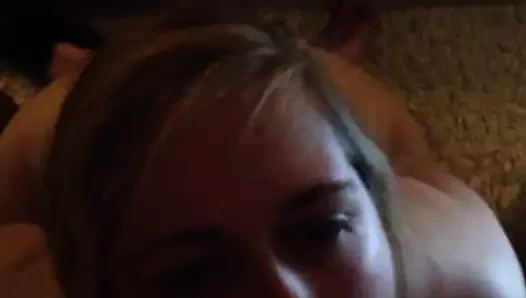 Emily maddox alır bir yüz