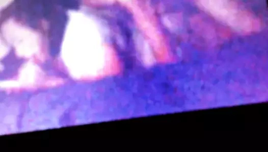 Asyalı orta yaşlı seksi kadının götü zıplıyor