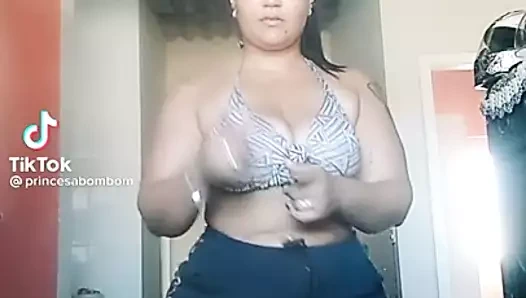 piernotas puta culona tiktok