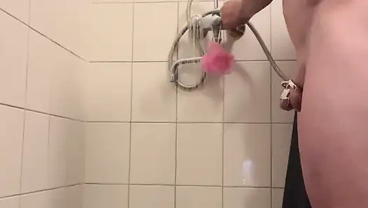 Chastity kölesi ilk cuckold seansına hazırlanıyor.