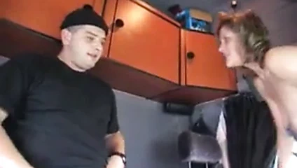 Alman kamyon şoförü bir kaltak sikikleri