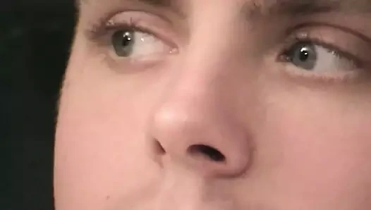 Kas genç eşcinsel impales Fleshlight ile çük sonra bj