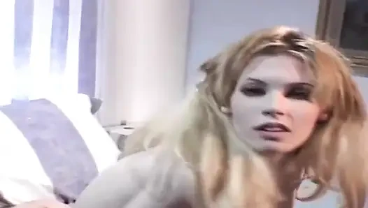 Sarışın hatun ıslak domaltarak genişliyor