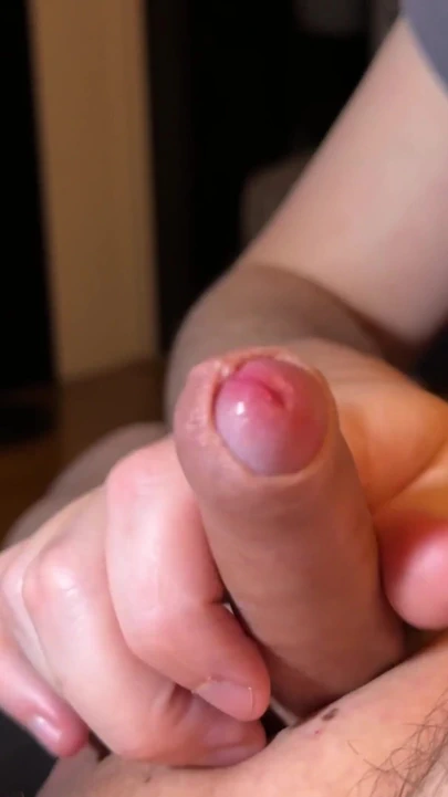 Bir arkadaşım küçük sünnetsiz yarağımı emiyor | Klip 2