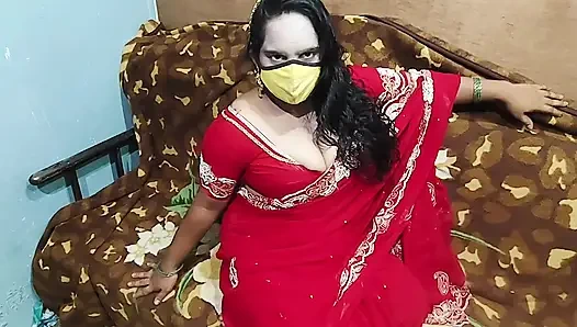 Hintli film yönetmeni filme bir şans vermek için kadından faydalanacak